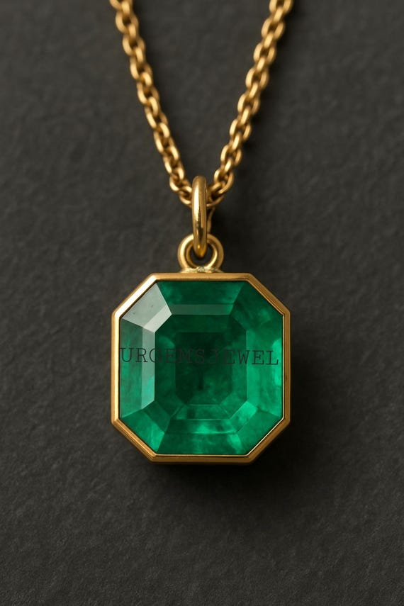 Emerald Gemstone Pendent 925 Silver Pendent.