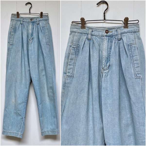 Vintage 1980s 90s High Rise Jeans, 80s 90s New Wave Pleated Light Wash Denim w/ Tapered Leg, Lizwear Mom Jeans, Small Size 4, 26 x 31, VFG