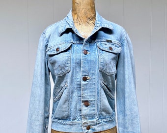 Vintage 1970s Wrangler Jean Jacket, 70s Faded and Distressed Classic Denim Western Wear, Gender Neutral Unisex 36" Small, VFG