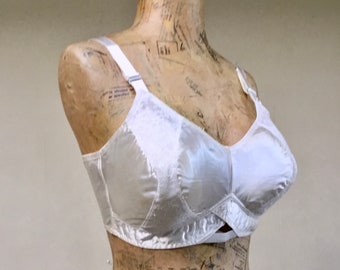 Vintage 1940s 38B Gossard Bra, 40s Ivory Satin/Lace Volup, Boudoir Pin-up Lingerie, Soft Unstructured Brassiere, Deadstock w/ Tags, VFG