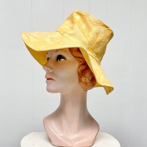 Vintage 1960s Iconic Tiki Togs Floppy Hat, 60s Cotton Hand-Screened Tribal Print Bucket Hat, Made in Suva Fiji, Small, VFG