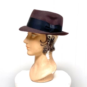 Vintage 1950s Stetson Brown Wool Felt Stingy Brim Fedora, Mid-Century Trilby / Porkpie Hat, 22&quot; Medium Size 7, VFG