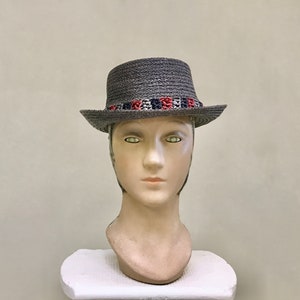 Vintage 1950s Gray Straw Hat, 50s Charcoal Raffia Porkpie Hat, Made in Italy, Rat Pack Tiki Oasis VLV, Unisex Size 7 1/2, VFG