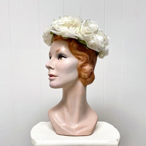 Vintage 1960s White Floral Hat, Mid-Century Garden Party, 60s Spring Summer Wedding, One Size zdjęcie 1