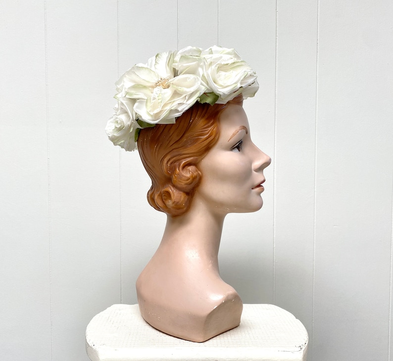 Vintage 1960s White Floral Hat, Mid-Century Garden Party, 60s Spring Summer Wedding, One Size zdjęcie 4