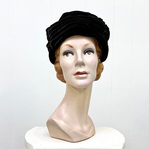 Vintage 1960s Brown Velvet Turban, Old Hollywood Glamour, Mid-Century Accessory, VFG image 3