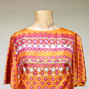 Vintage 1960s Orange Indian Print Rayon Blouse, 60s Alex Colman Short Sleeve Back Button Top, Medium 38 Bust, VFG image 5