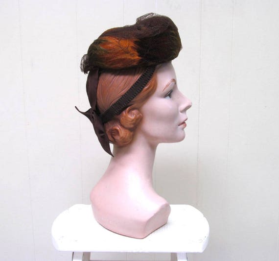 Vintage 1940s Feather Hat, 40s Tilt Hat, 40s Eart… - image 3