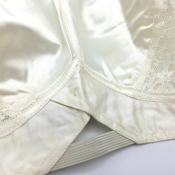 Vintage 1940s 38B Gossard Bra, 40s Ivory Satin/La… - image 8