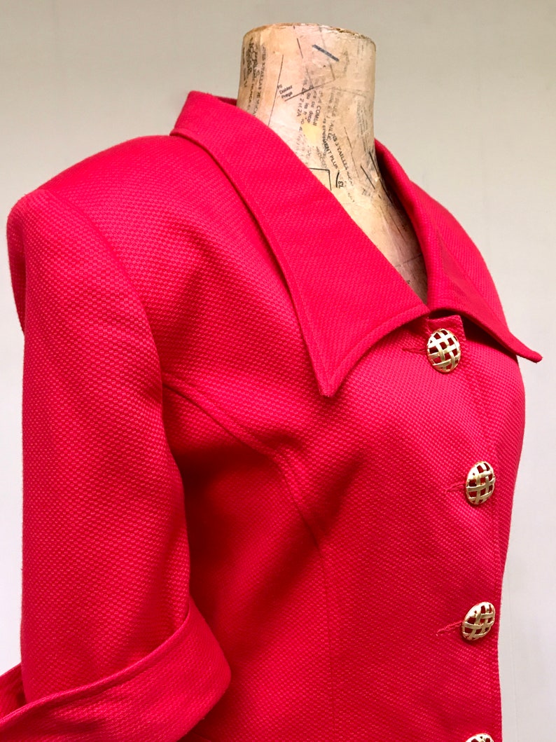 Vintage 1990s Short Sleeve Blazer, Red Cotton Piqué Fitted Hourglass Jacket, Structured I. Magnin Top, Medium 38 Bust, Size 10, VFG image 7