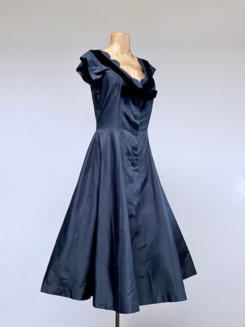 Vintage 1950s Cocktail Dress, 50s Black Rayon Taffeta Frock w/Velvet Trim Special Occasion Full Skirt Rockabilly Party, 38 Bust, VFG image 3