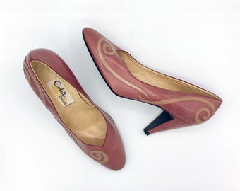 Vintage 1980s Rose Leather Pumps with Leather Appliqué, Made in Italy, Size 8 1/2 US, VFG