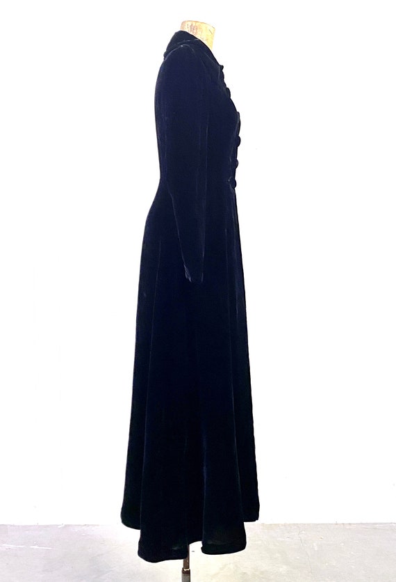 Vintage 1940s Opera Coat, Black Silk Velvet Floor… - image 4