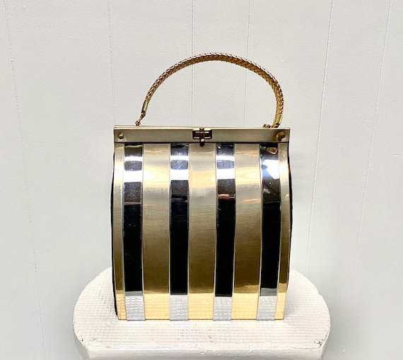 Silver Gold Plated Designer Purse at Rs 45000/piece | Silver Purse in  Panchkula | ID: 22130684248