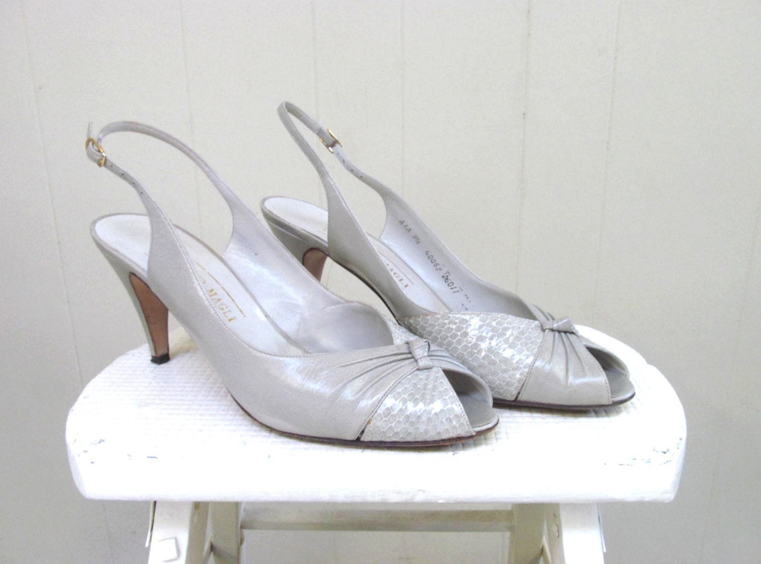 本物の Vintage 1980s Bruno Magli Peep Toe Shoes, 80s Designer Gray トップス