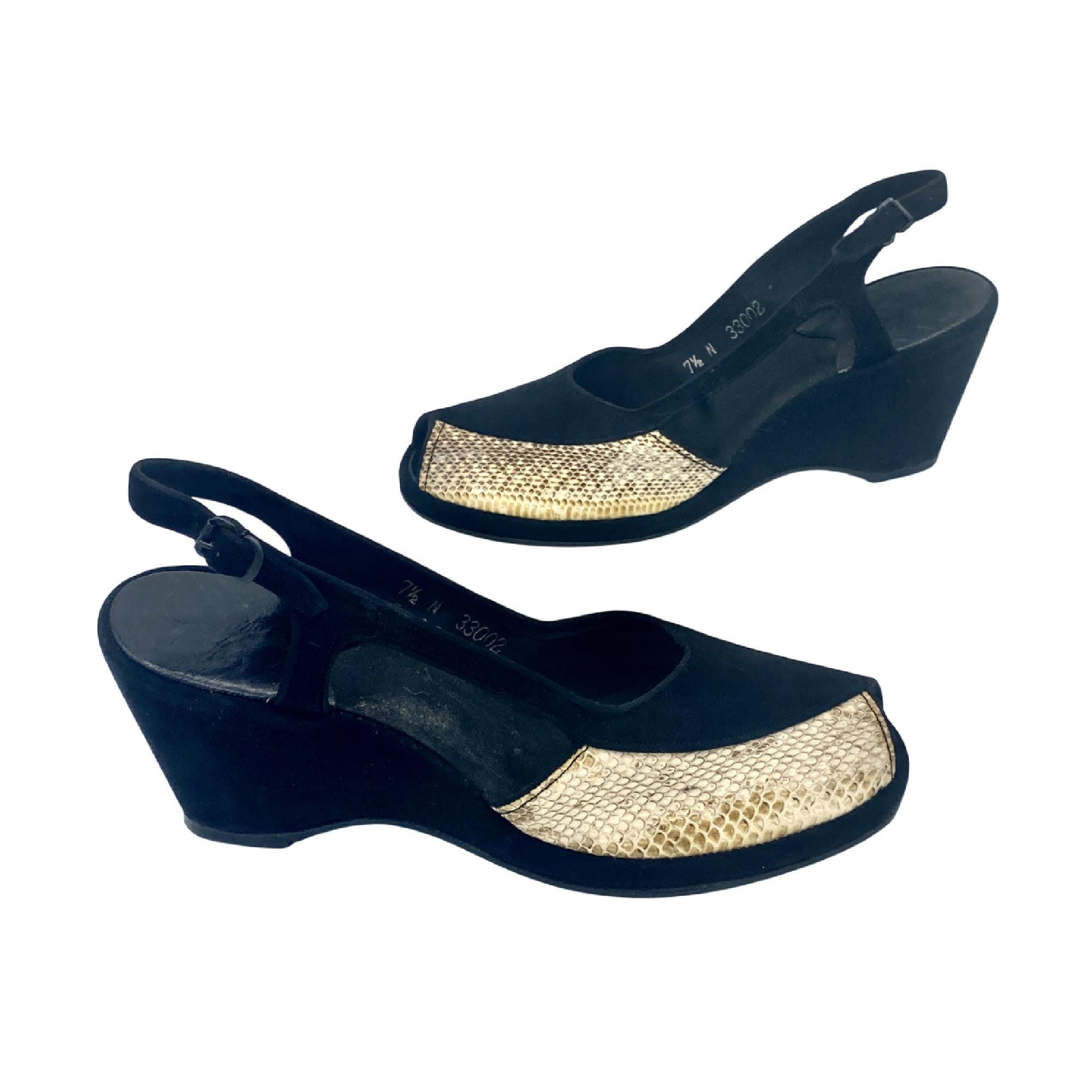 靴 Coach Peeptoe Logo Fabric Wedges (Black) COACH Size 7 Thea Black Leather Peep Toe Wedges – FABULUX