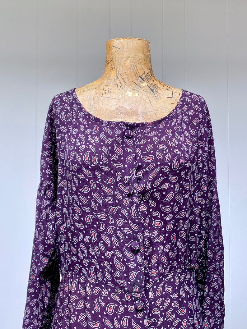 Vintage 1990s HARARI Drop-Waist Purple Paisley Rayon Dress, Loose-Fit Tea Length One Size up to 44 Bust, VFG image 7