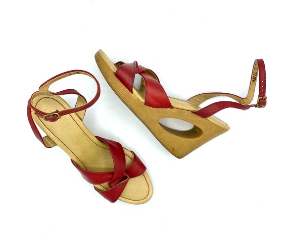Vintage 1970s Yo Yo s Wedgies 70s Red Leather Ankle Strap Sandals Iconic Rubber Cut out Wedge Heel Shoes Size 6 US VFG Etsy UK