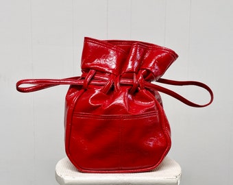 Vintage 1970s Red Vinyl Tote Bag, Textured Crimson Vegan Faux Leather Draw String Purse, VFG