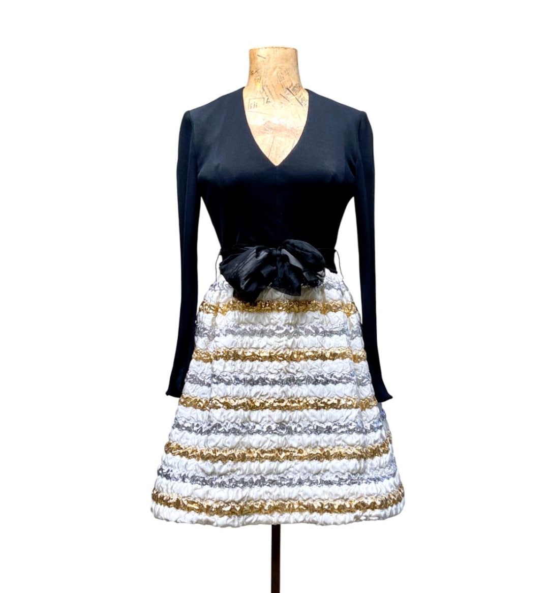 Vestido de festa estilo mod dos anos 60, minissaia bufante