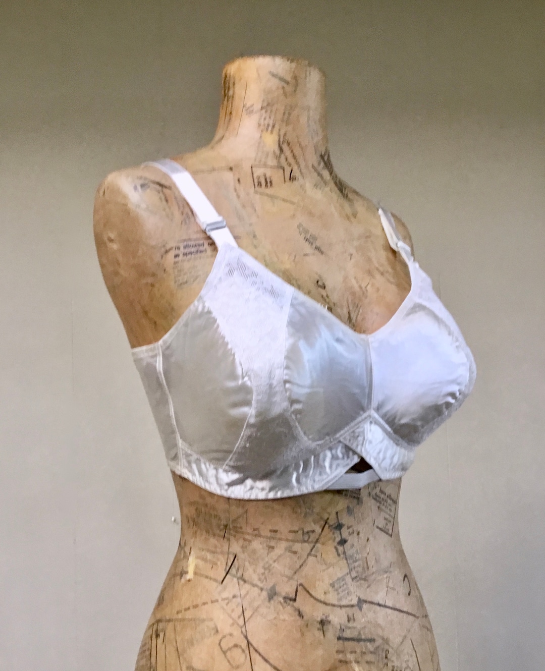Vintage 1940s 38B Gossard Bra 40s Ivory Satin/lace Volup - Etsy Canada