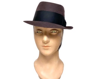 Vintage 1950s Purple Wool Felt Casque Hat With Coque  display picture 3