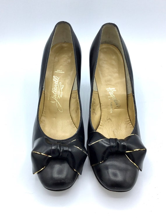 Vintage 1950s Black Leather Pumps with Bow Detail… - image 6