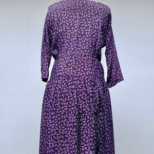 Vintage 1990s HARARI Drop-Waist Purple Paisley Rayon Dress, Loose-Fit Tea Length One Size up to 44 Bust, VFG image 6