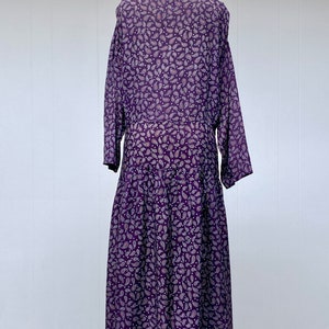 Vintage 1990s HARARI Drop-Waist Purple Paisley Rayon Dress, Loose-Fit Tea Length One Size up to 44 Bust, VFG image 4