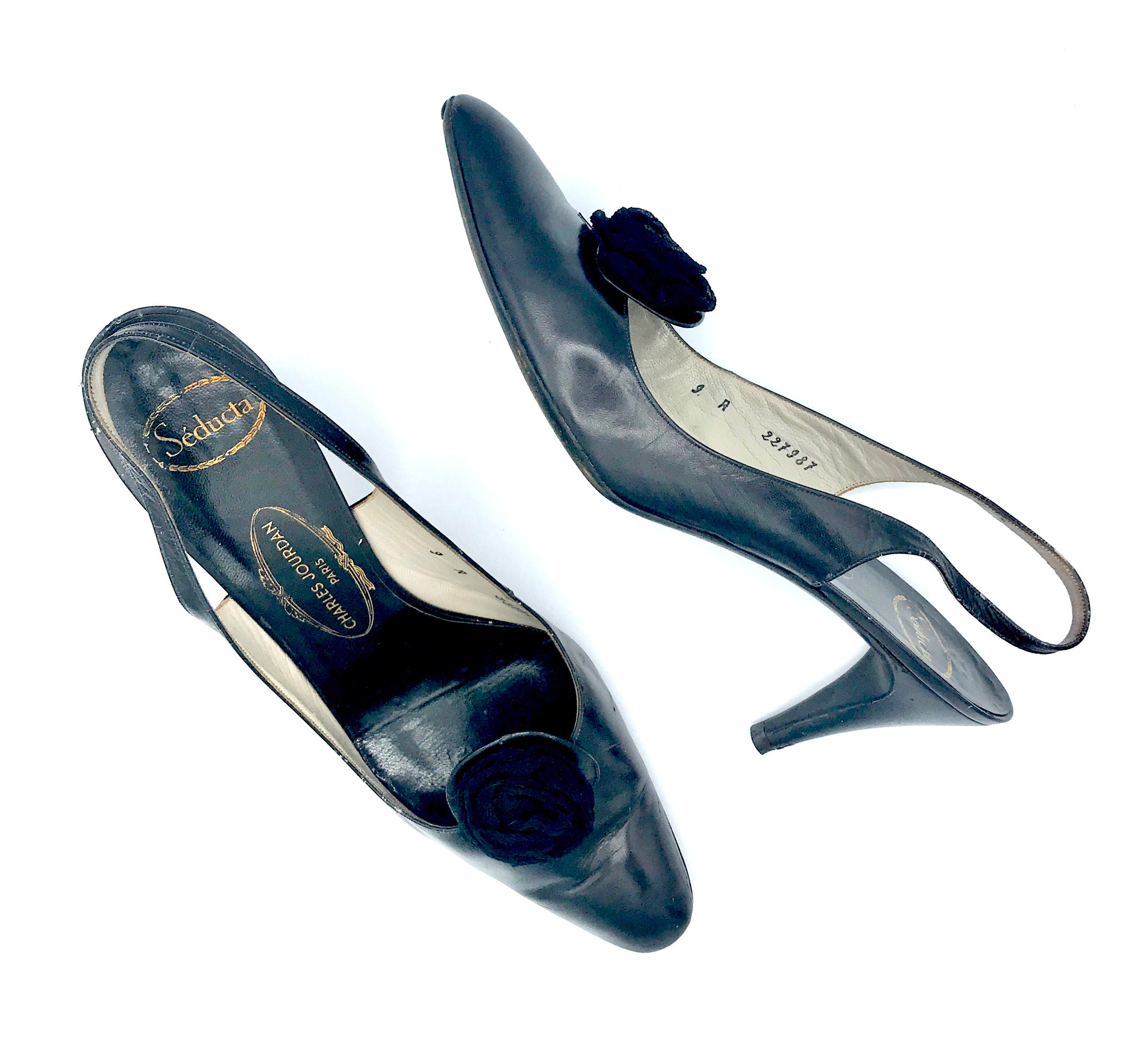 Vintage Chanel silk court shoes Black Leather ref.194706 - Joli Closet
