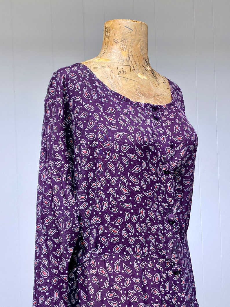 Vintage 1990s HARARI Drop-Waist Purple Paisley Rayon Dress, Loose-Fit Tea Length One Size up to 44 Bust, VFG image 9