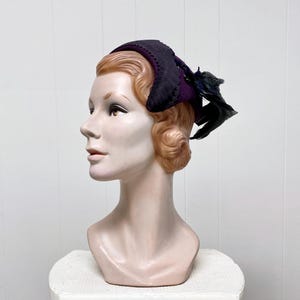 Vintage 1950s Purple Wool Felt Casque Hat with Coque Feathers, Sculptural Mid-Century Cocktail Half Hat, One Size, VFG