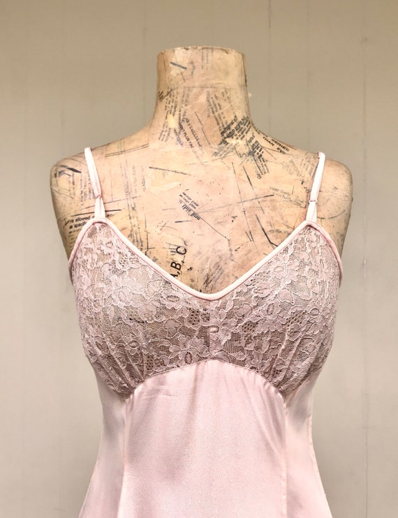 Vintage 1940s Peach Nylon Lace Full Slip, 40s Tail