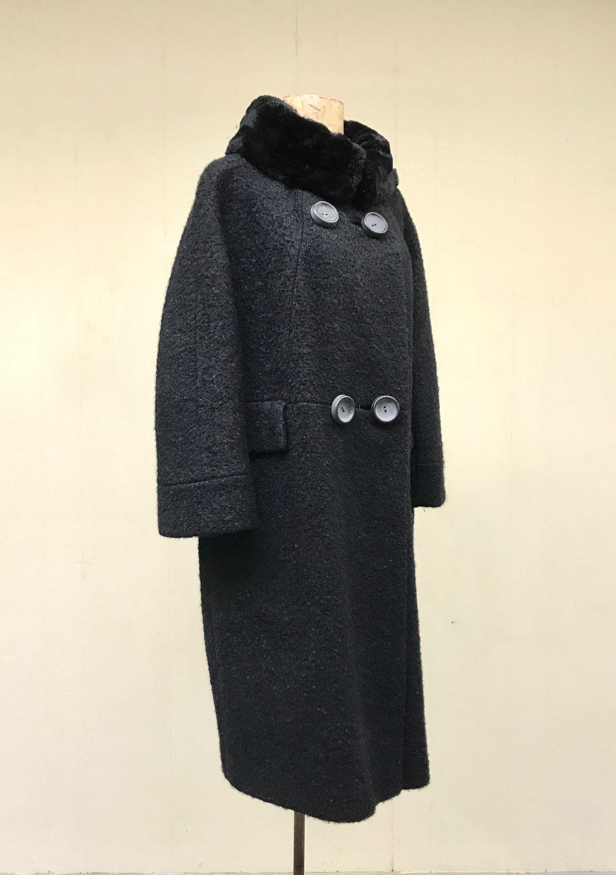 Vintage 1950s Black Wool Bouclé Coat w/Beaver Collar, Double Breasted Winter Coat Genuine Fur Trim, 50s Outerwear, Medium 42 Vintage 1950s Black Wool Bouclé Coat w/Beaver Collar, Double Breasted Winter Coat Genuine Fur Trim, 50s Outerwear, Medium 42