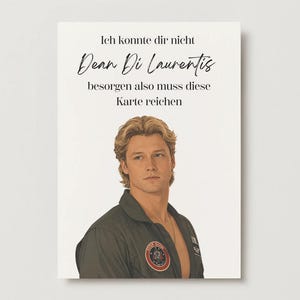 Faninspiriertes Dean Di Laurentis Wandbild mit Briar University Ästhetik und romantischem Buchdesign.