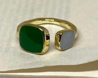 Anillo ajustable de oro, verde y azul con diseño cuadrado. Anillo de oro resistente al deslustre. Anillo de oro ajustable. Anillo llamativo.