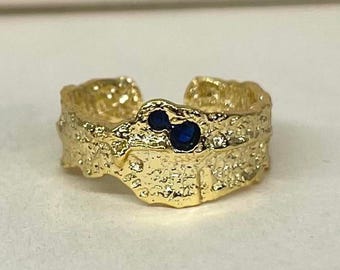 Anillo de oro texturizado ajustable con gemas azules, anillo de oro resistente al deslustre, anillo de oro ajustable, anillo llamativo, anillo de banda