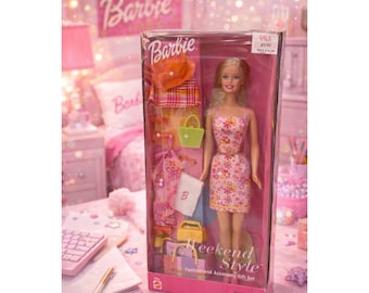 Barbie Fashion & Accessory Gift Set #56214 Barbie Weekend Style NRFB 2001