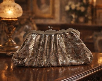 1920s Whiting & Davis Silver Metal Kisslock Mesh Evening Bag Clutch Purse