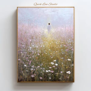 Op de afbeelding: Een olieverfschilderij in een gouden lijst toont een witte figuur die door een veld met wilde bloemen loopt. De bloemen zijn in tinten roze, wit en geel, met een zacht, etherisch licht rond de figuur. De tekst "Quick Line Studio" staat rechtsboven.