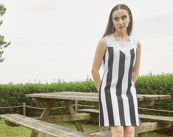 60s striped black and white dress, Mondrian Dress, Mod Shift dress, 60s mini dress, A line dress with no sleeves, 1960s dress