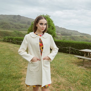 Audrey inspired coat, 60s white Coat, Wedding coat, Mod 60s coat, wool coat, winter coat, retro coat, made to measure image 1