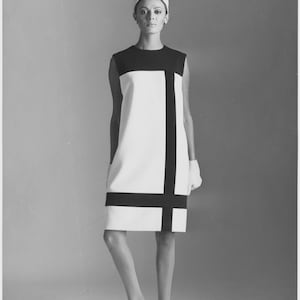 Mod Shift dress, Repro Dress, Graphic dress, 60s mini dress, A line dress with no sleeves, 1960s dress