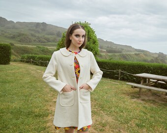 Audrey inspired coat, 60s white Coat, Wedding coat, Mod 60s coat, wool coat, winter coat, retro coat, made to measure