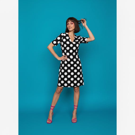 sharon tate mini dress 8 Sharon Tate Outfits That Epitomize Her Mod '60s Style