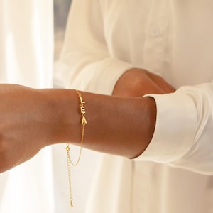 Initial Charm Bracelet, Custom Gold Letter Bracelet, Personalised Dainty Letter Bracelet, Gold Jewerly, Mothers Day & Christmas Gift, E