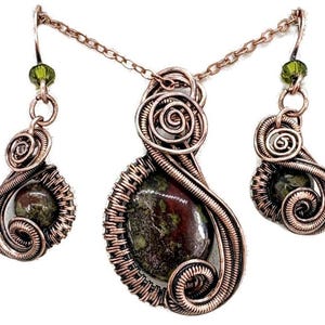 ドラゴンブラッドストーン ワイヤーラップジュエリーセット：ブロンズネックレス＆イヤリング、スワロフスキークリスタルスウィッシュデザイン