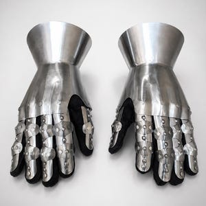 Handmade Steel Knight Gauntlets, Medieval Armor Gloves, LARP Cosplay, Renaissance Faire Costume image 1