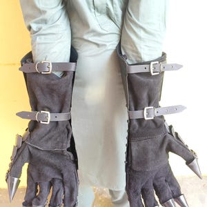 Black Medieval Gauntlets, Steel Knight Armor Gloves, Gothic Warrior Hand Armor, LARP Cosplay Gloves, Fantasy Medieval Costume image 15