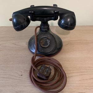 Vintage 1940s Bell System Desk Phone — Western Electric — Bakelite Telephone (No Dial, Decorative Only)
